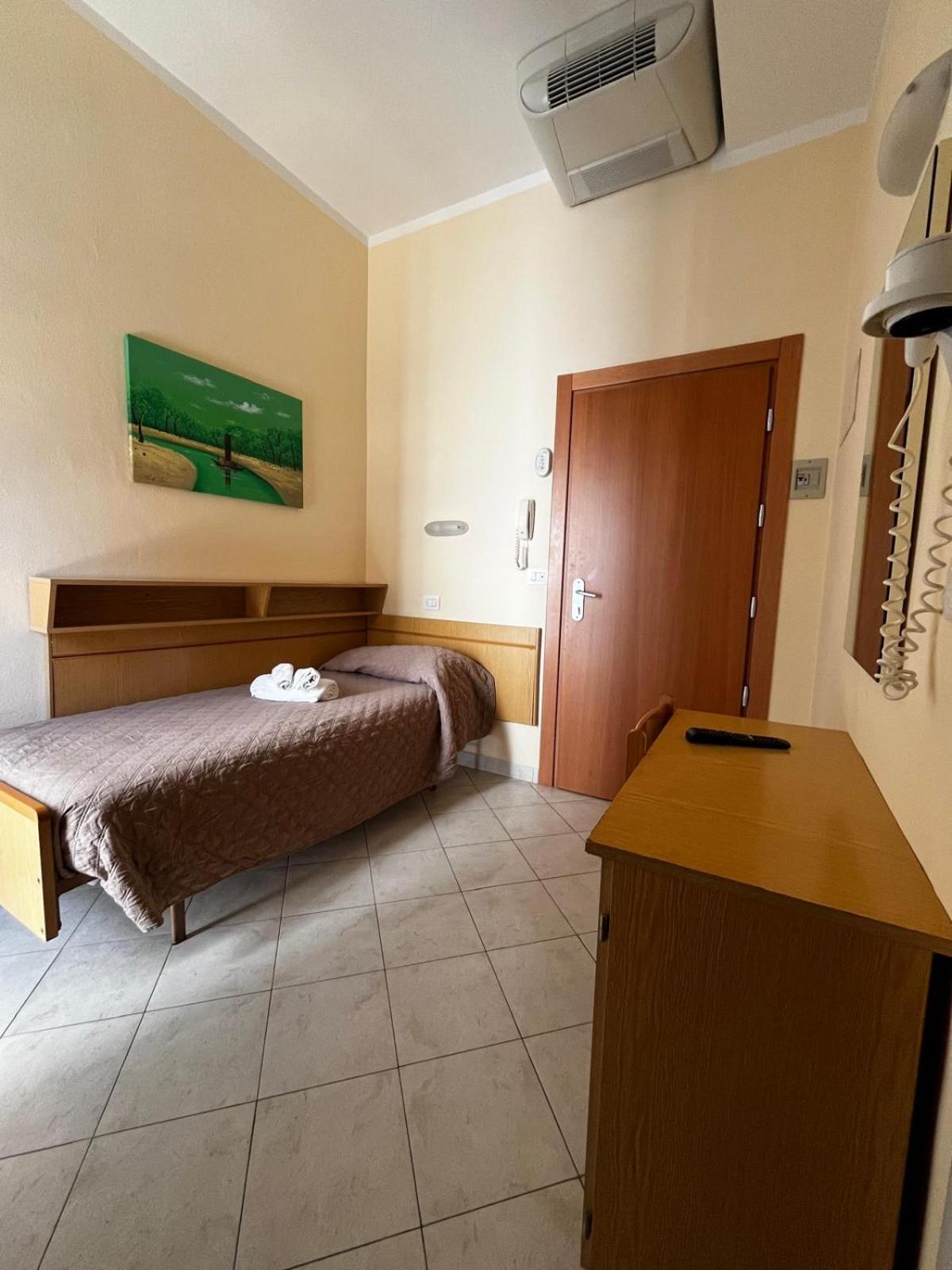 Hotel Giove Dipendenza Hotel Fiamma เชเซนาติโก ภายนอก รูปภาพ