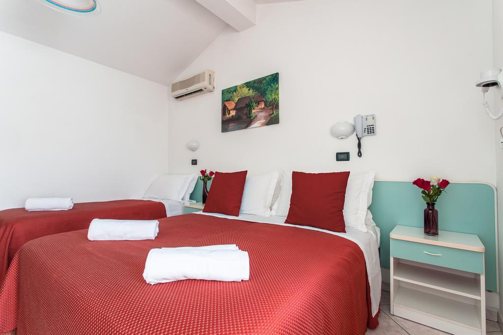 Hotel Giove Dipendenza Hotel Fiamma เชเซนาติโก ภายนอก รูปภาพ