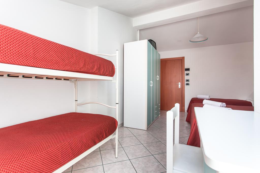 Hotel Giove Dipendenza Hotel Fiamma เชเซนาติโก ห้อง รูปภาพ