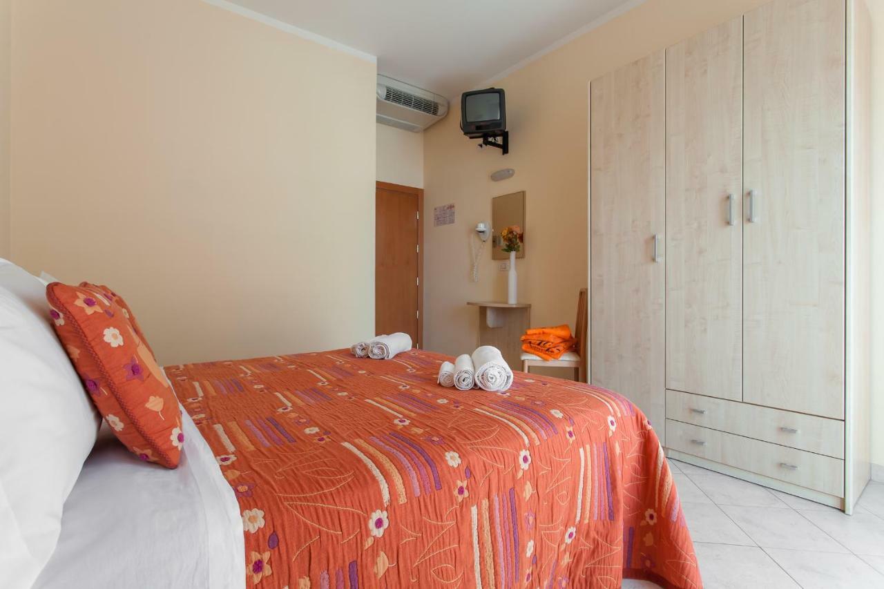 Hotel Giove Dipendenza Hotel Fiamma เชเซนาติโก ภายนอก รูปภาพ